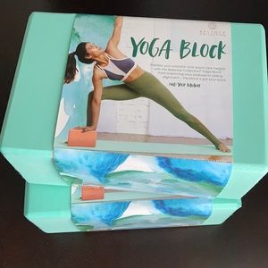 NWT Set of Two Yoga Blocks